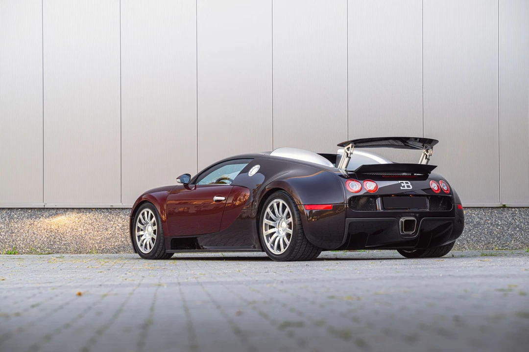 2006 Bugatti Veyron - Image 8 of 31