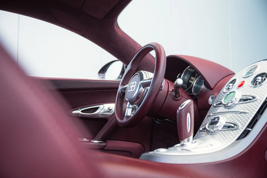 2006 Bugatti Veyron - Image 19 of 31