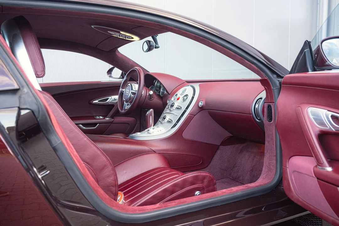 2006 Bugatti Veyron - Image 14 of 31