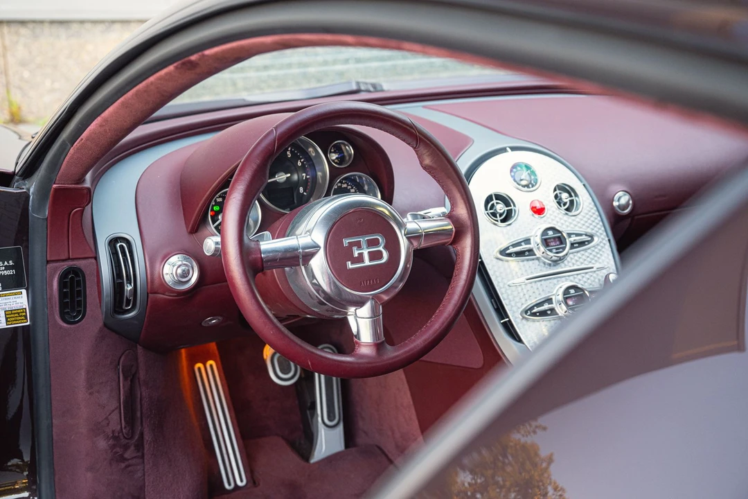 2006 Bugatti Veyron - Image 23 of 31