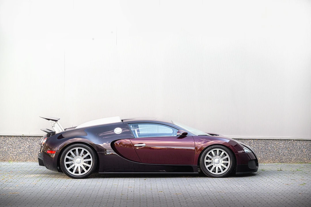 2006 Bugatti Veyron - Image 12 of 31