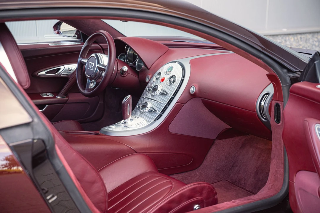 2006 Bugatti Veyron - Image 16 of 31
