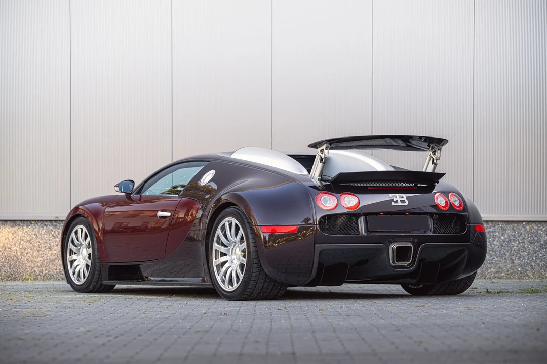 2006 Bugatti Veyron - Image 9 of 31