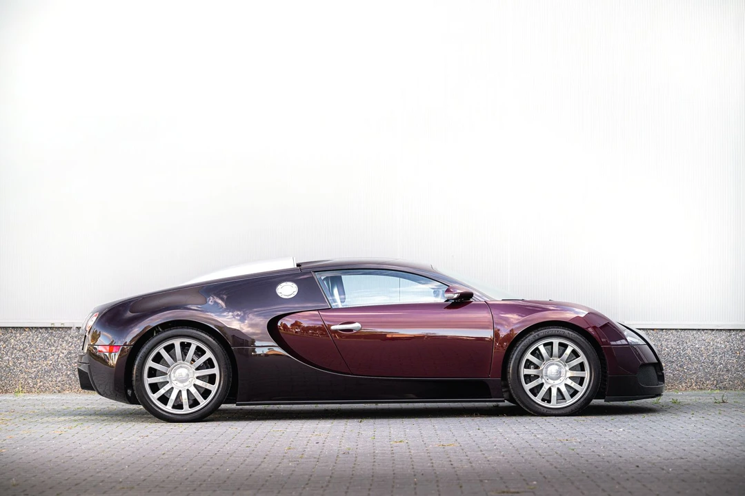 2006 Bugatti Veyron - Image 13 of 31