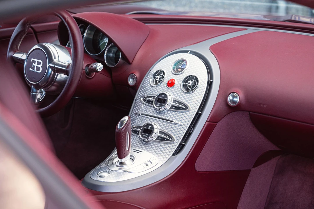 2006 Bugatti Veyron - Image 25 of 31
