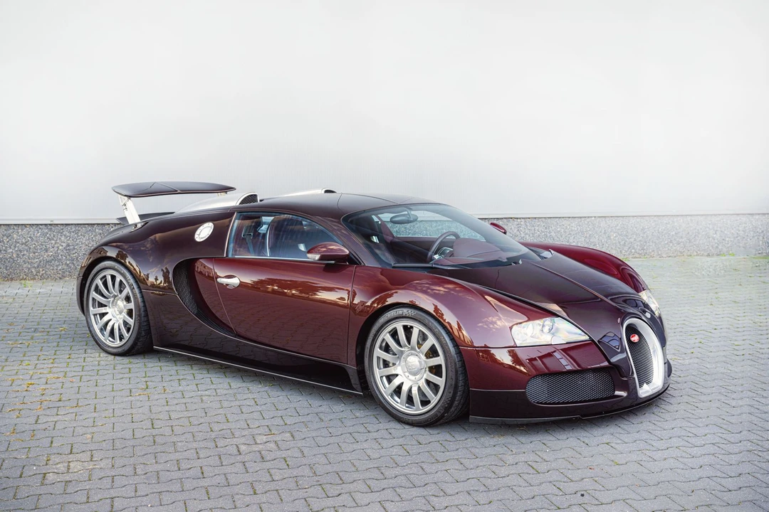 2006 Bugatti Veyron - Image 4 of 31