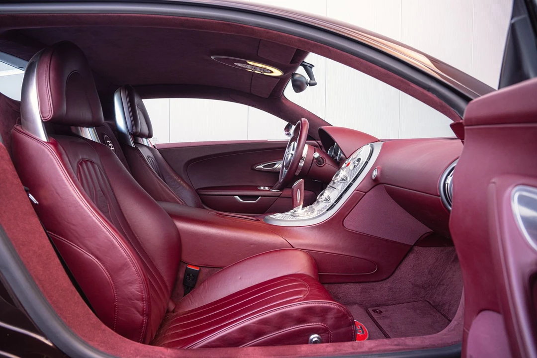2006 Bugatti Veyron - Image 17 of 31