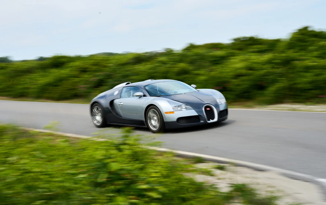 2006 Bugatti Veyron - Image 18 of 23