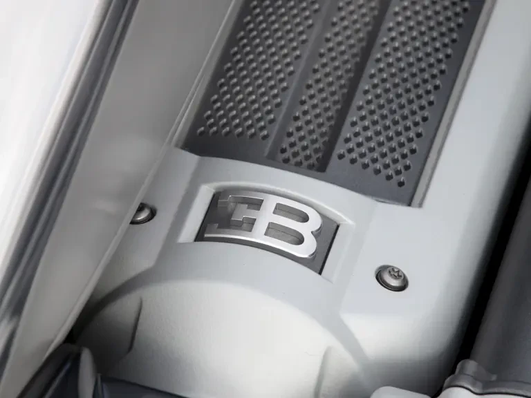 2006 Bugatti Veyron - Image 9 of 20
