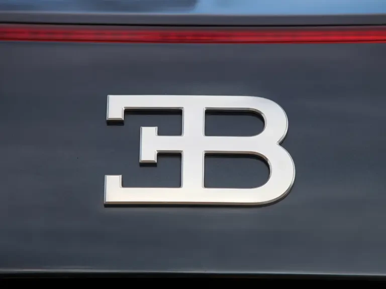 2006 Bugatti Veyron - Image 8 of 20