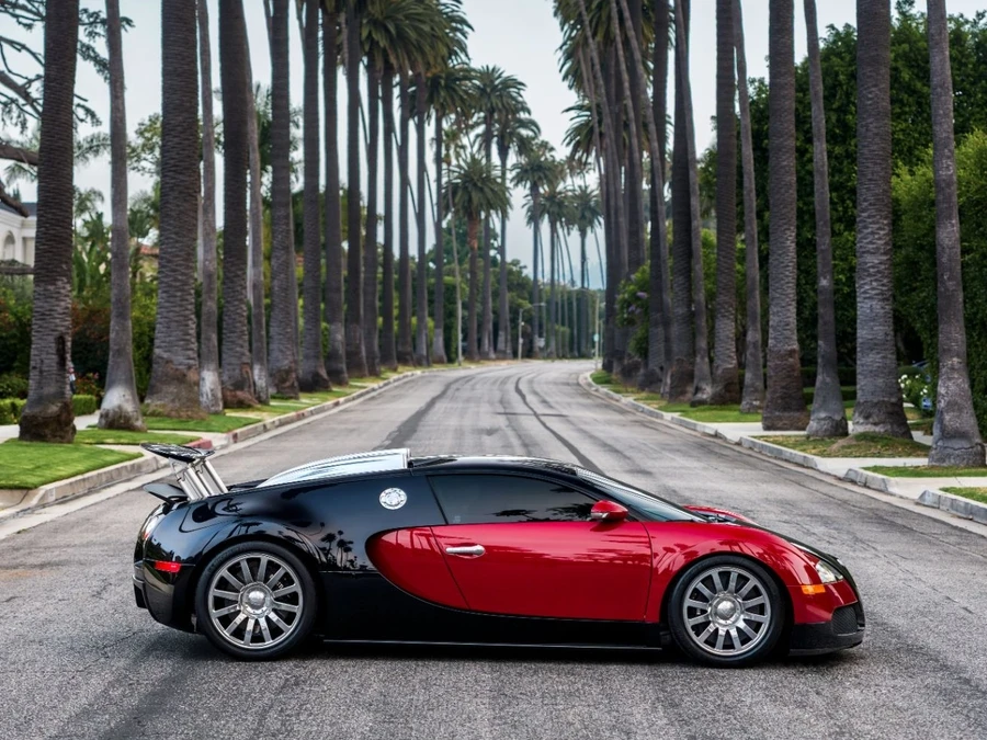 2006 Bugatti Veyron - Image 2 of 11