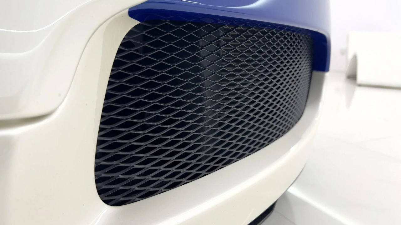 2006 Bugatti Veyron - Image 15 of 31