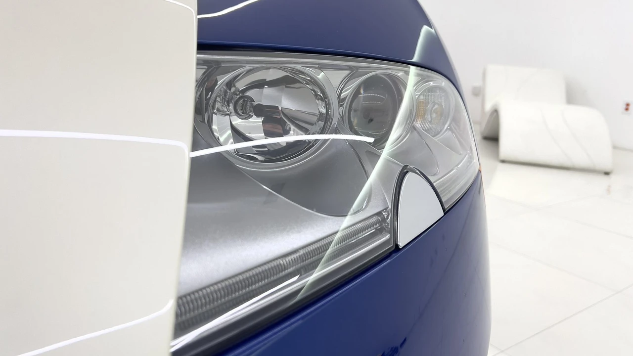 2006 Bugatti Veyron - Image 16 of 31