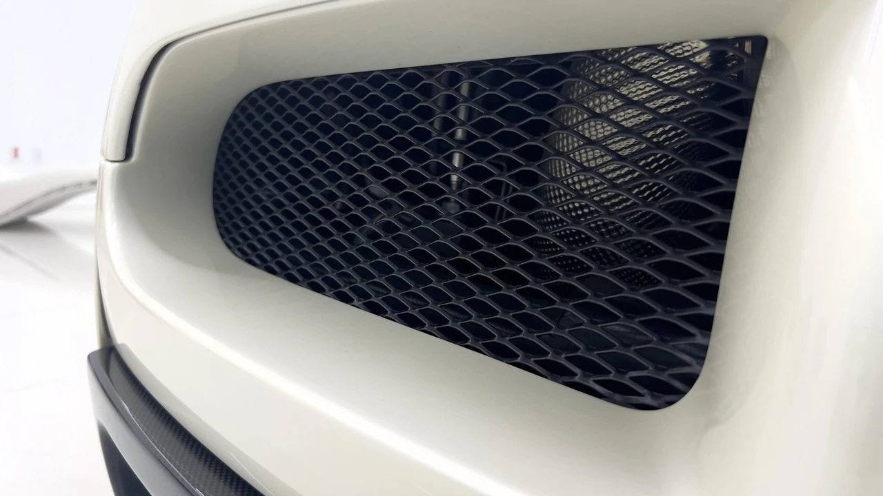 2006 Bugatti Veyron - Image 27 of 31