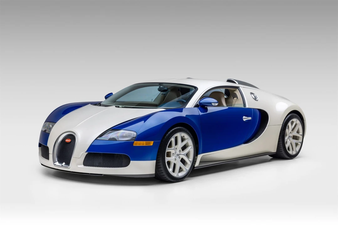 2006 Bugatti Veyron - Image 2 of 31
