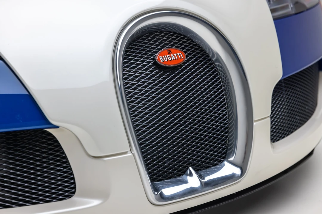 2006 Bugatti Veyron - Image 26 of 31