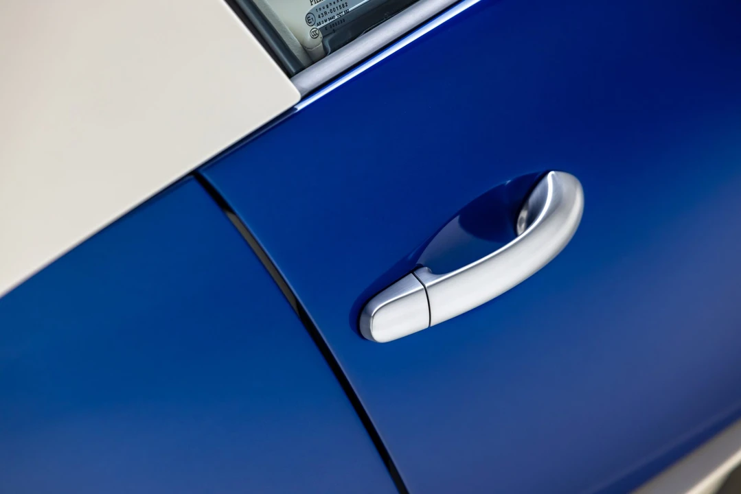 2006 Bugatti Veyron - Image 30 of 31