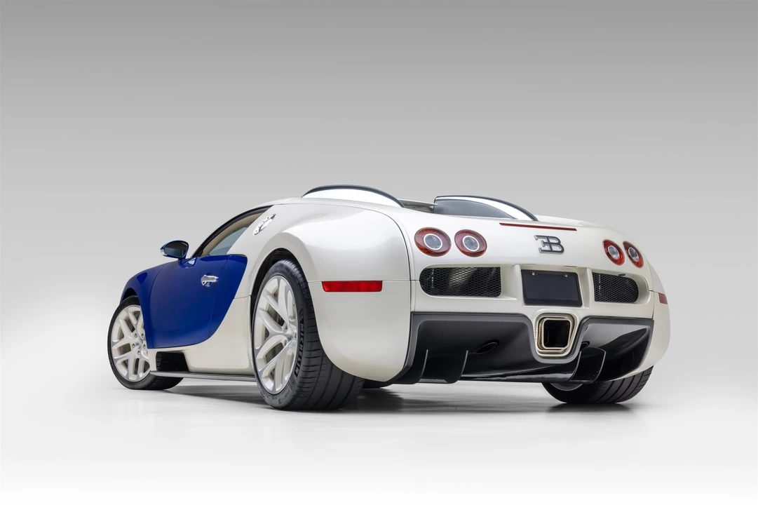 2006 Bugatti Veyron - Image 19 of 31