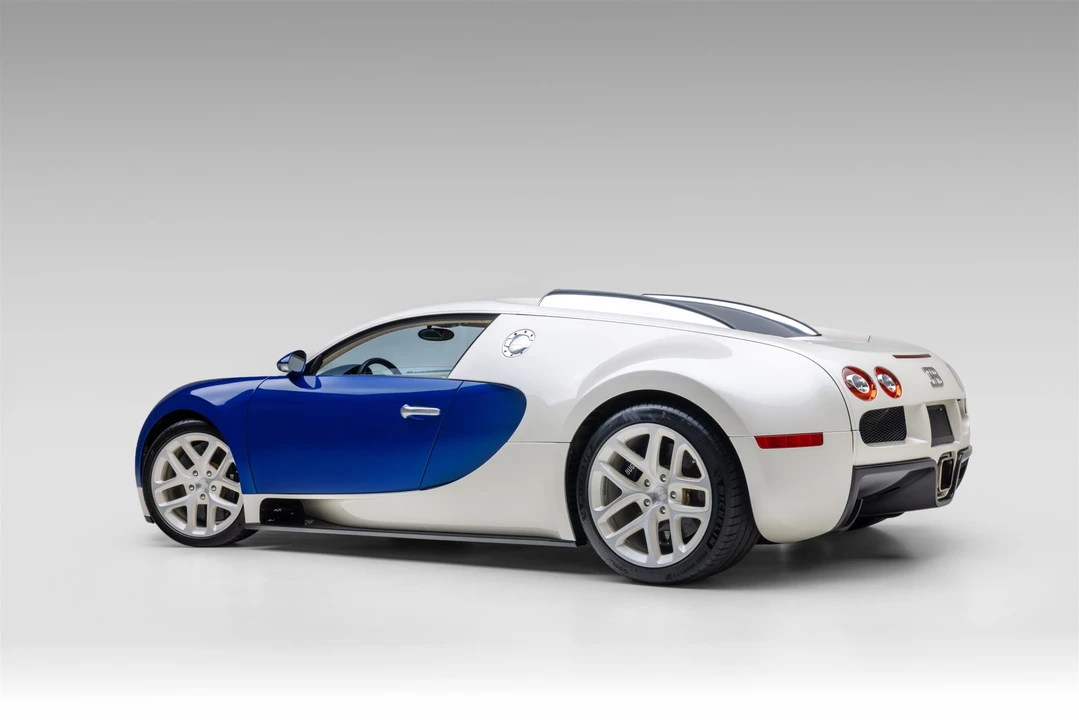 2006 Bugatti Veyron - Image 21 of 31