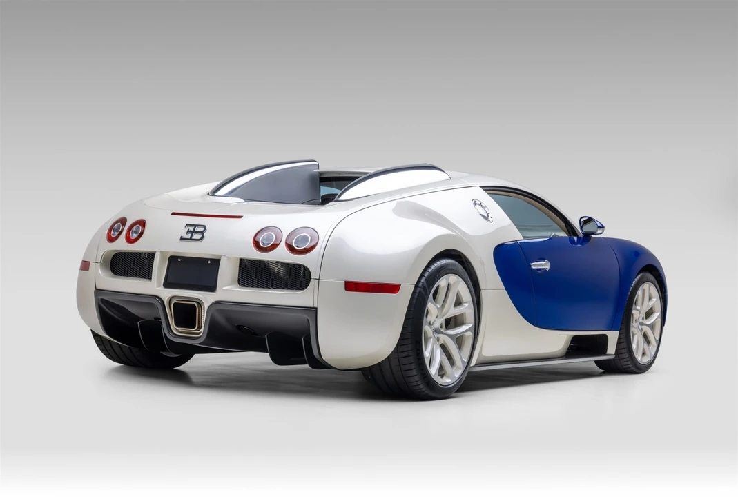 2006 Bugatti Veyron - Image 15 of 31
