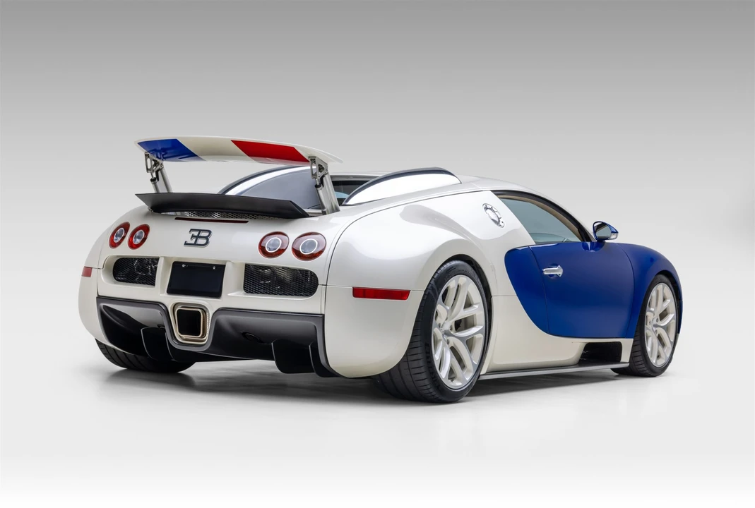 2006 Bugatti Veyron - Image 14 of 31