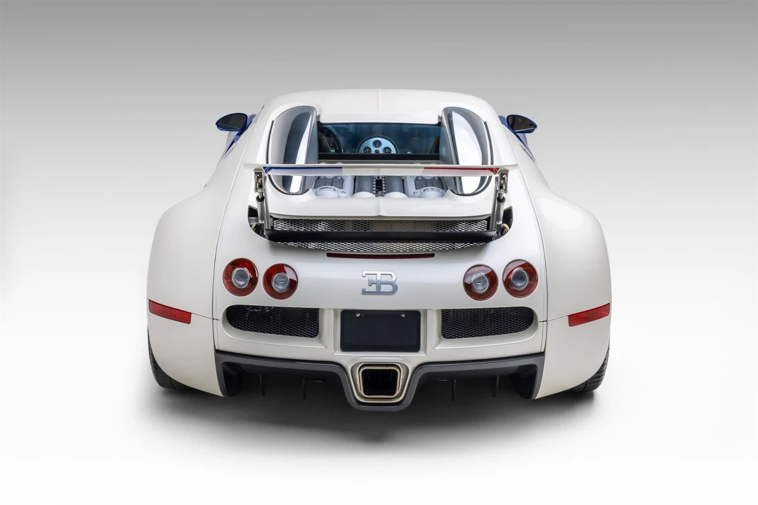 2006 Bugatti Veyron - Image 17 of 31