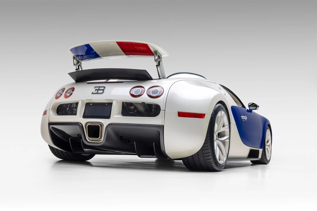 2006 Bugatti Veyron - Image 16 of 31