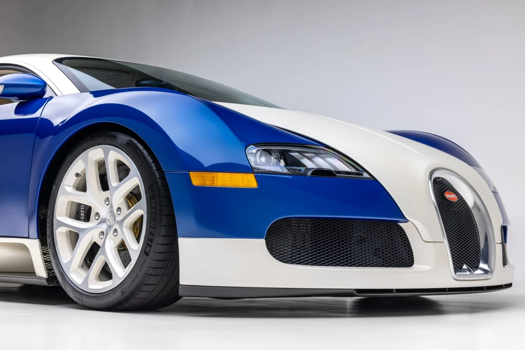 2006 Bugatti Veyron - Image 28 of 31