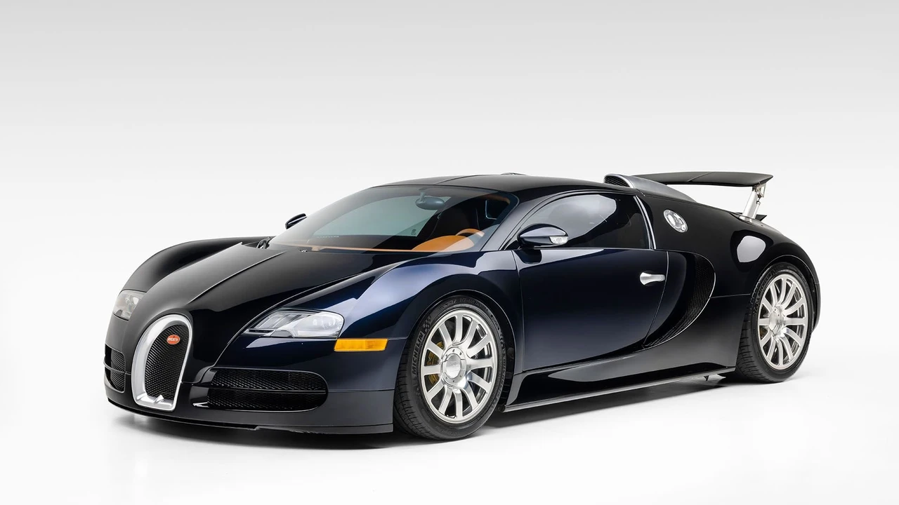 2006 Bugatti Veyron - Image 5 of 31