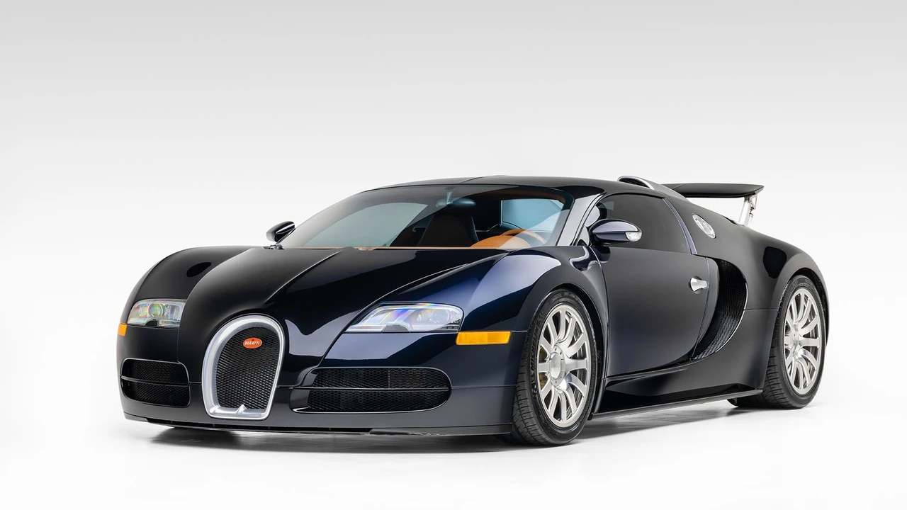 2006 Bugatti Veyron - Image 16 of 31