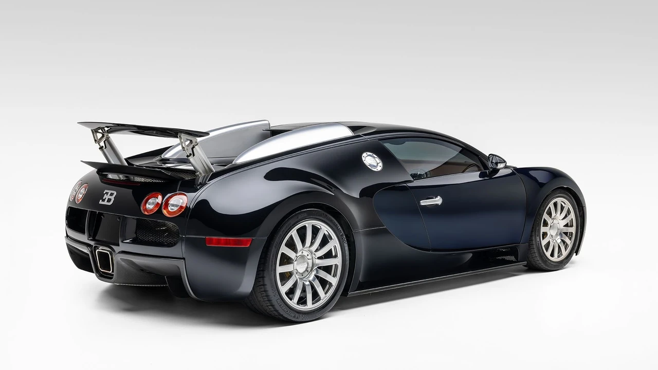 2006 Bugatti Veyron - Image 21 of 31