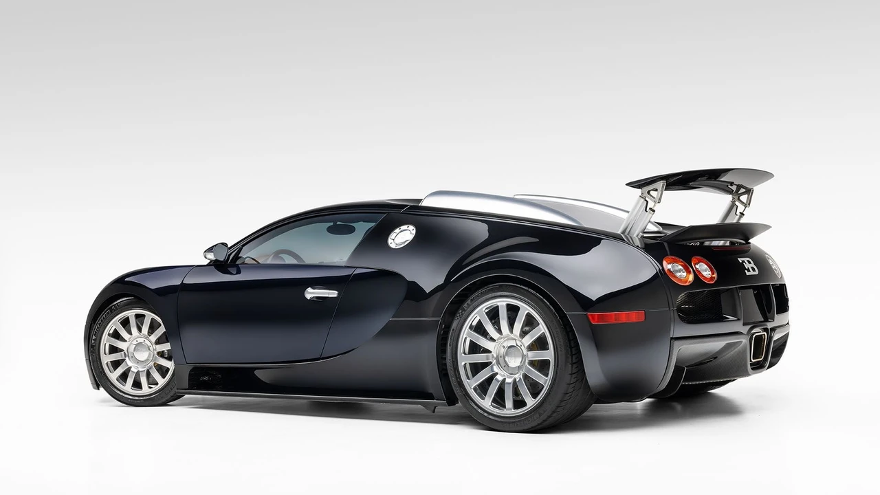 2006 Bugatti Veyron - Image 18 of 31
