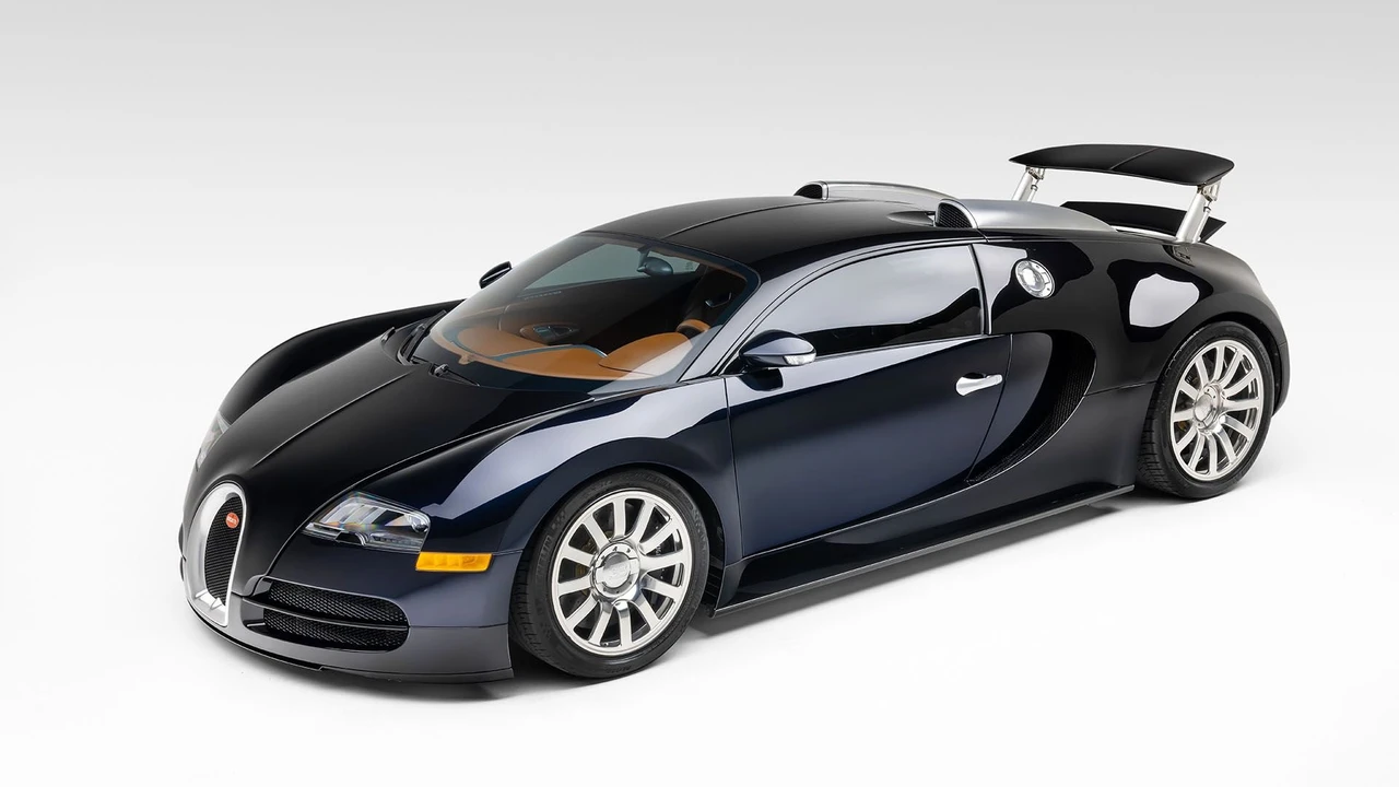 2006 Bugatti Veyron - Image 12 of 31