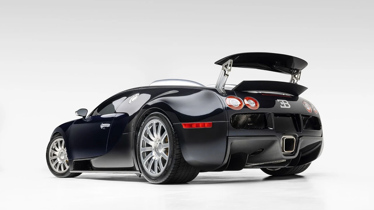 2006 Bugatti Veyron - Image 4 of 31