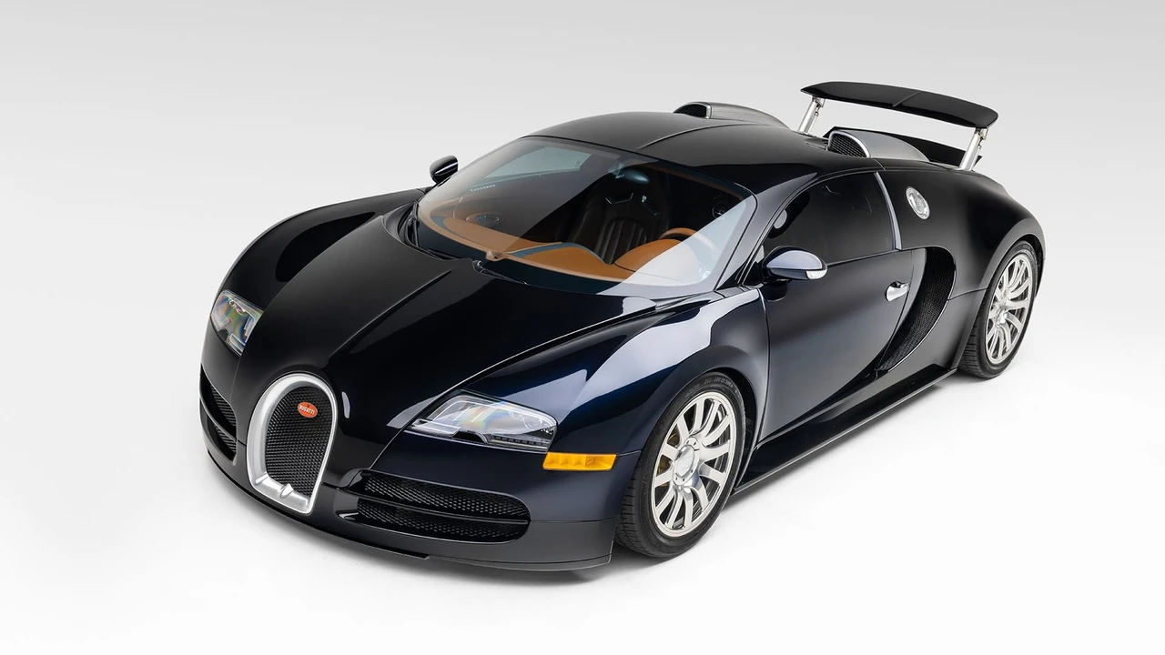 2006 Bugatti Veyron - Image 9 of 31