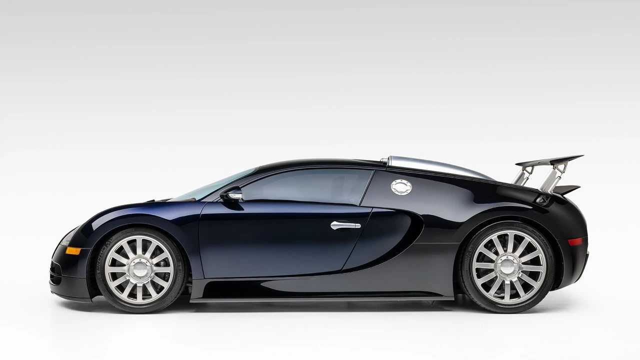 2006 Bugatti Veyron - Image 14 of 31