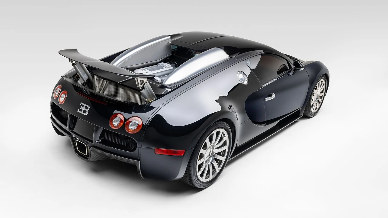 2006 Bugatti Veyron - Image 24 of 31