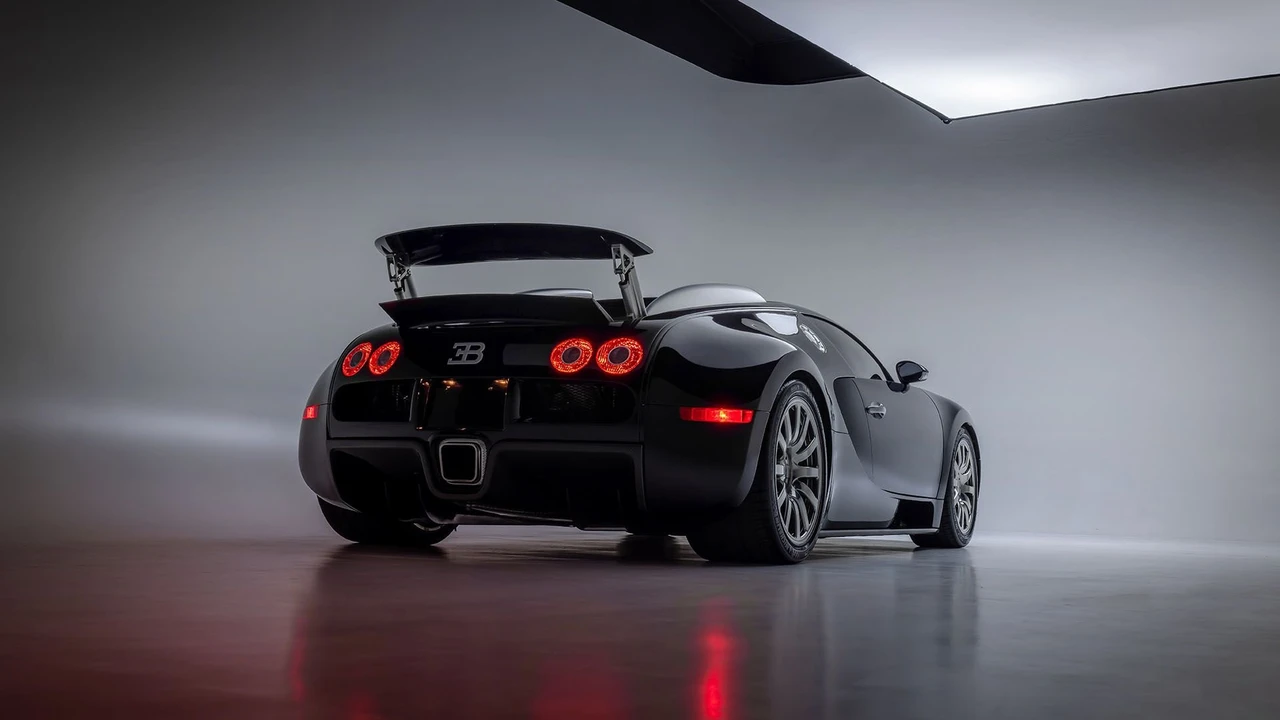 2006 Bugatti Veyron - Image 27 of 31