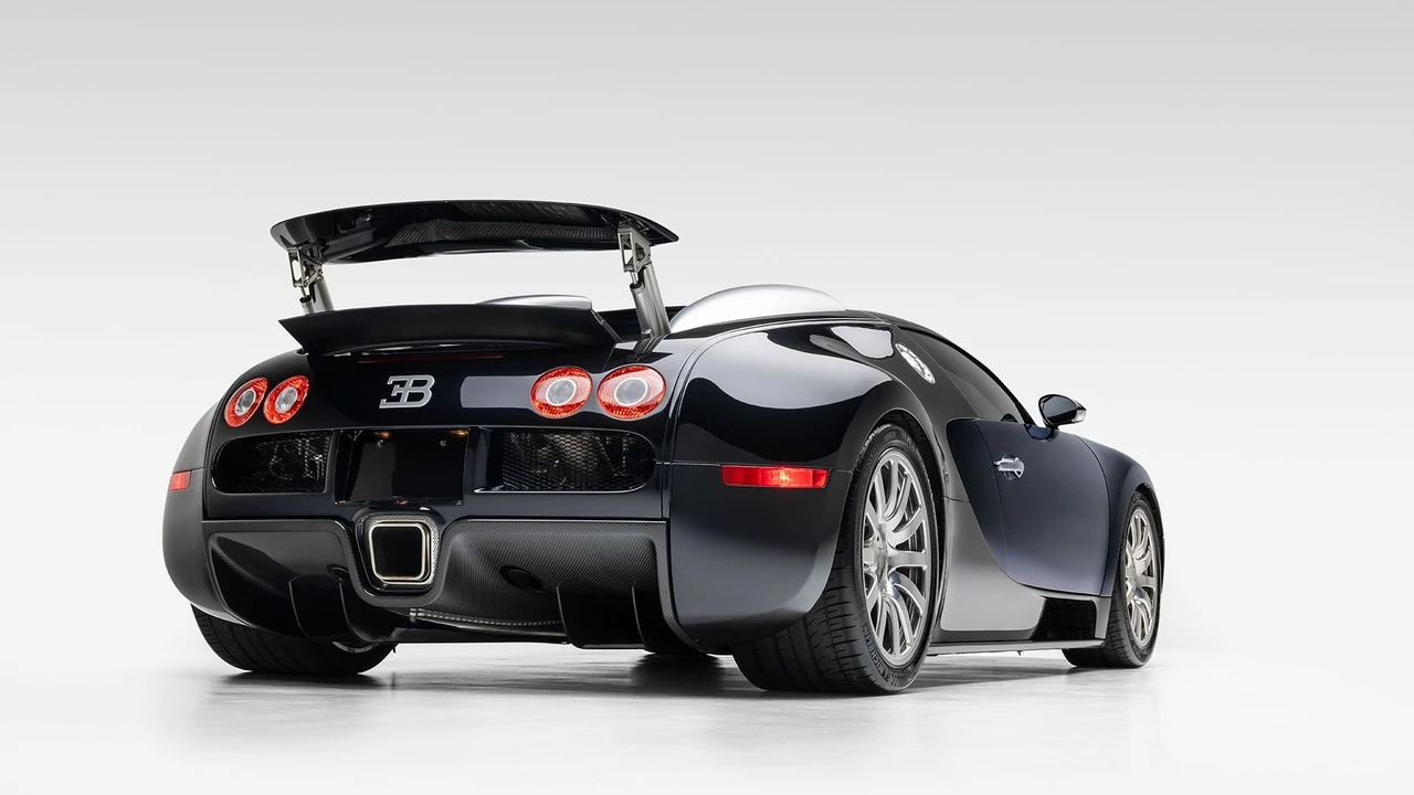2006 Bugatti Veyron - Image 22 of 31