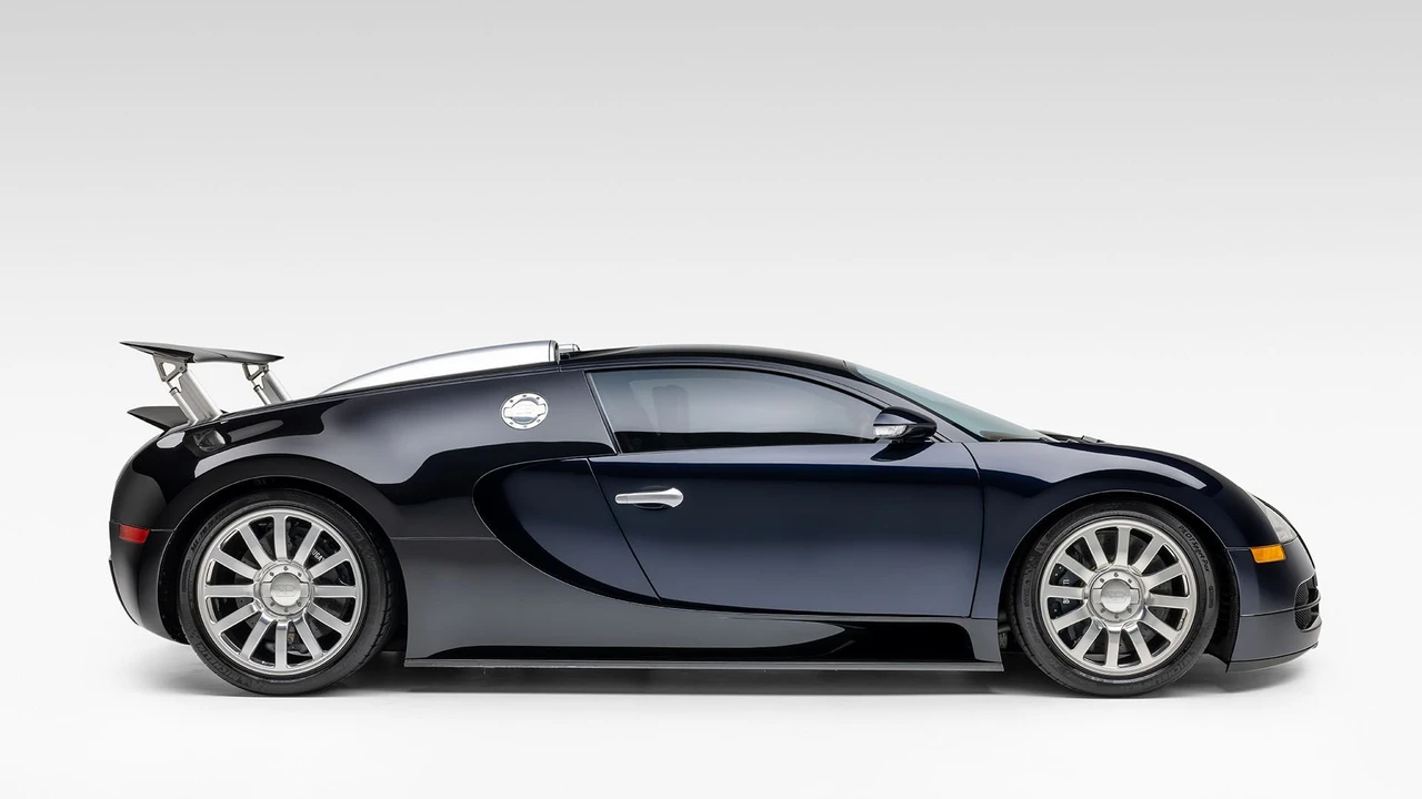 2006 Bugatti Veyron - Image 6 of 31