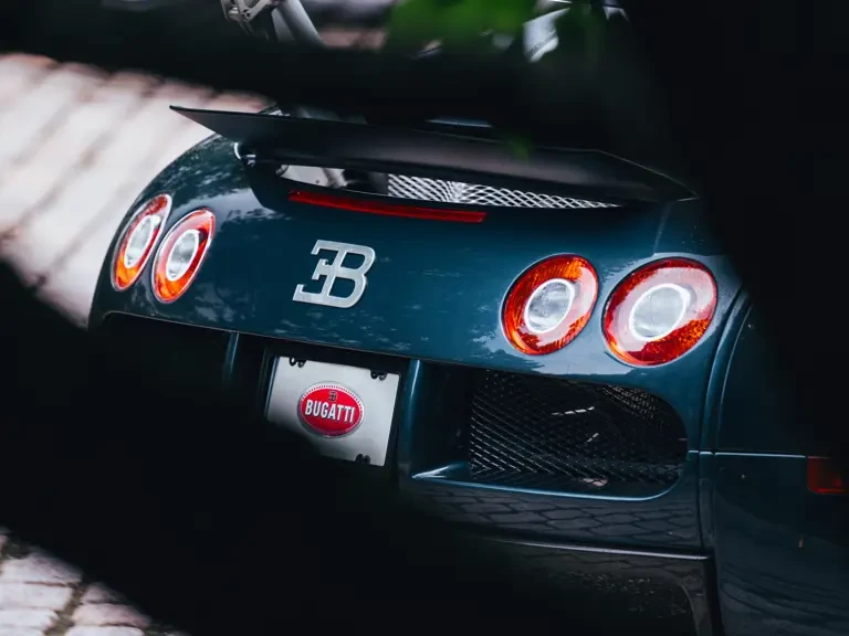 2006 Bugatti Veyron - Image 29 of 31