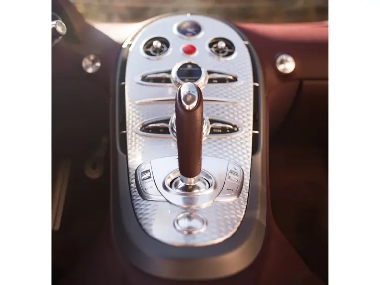 2006 Bugatti Veyron - Image 14 of 31