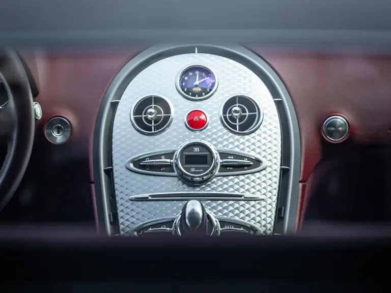 2006 Bugatti Veyron - Image 16 of 31