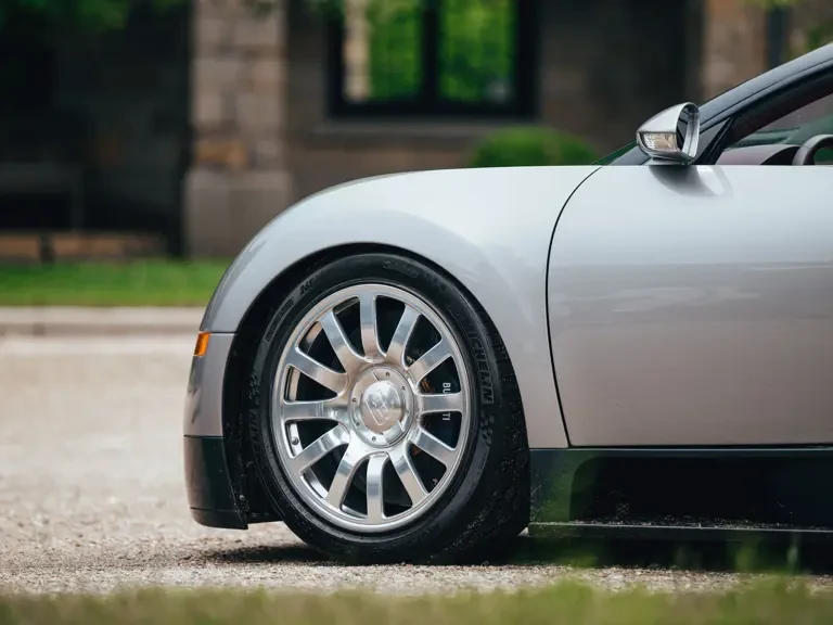 2006 Bugatti Veyron - Image 10 of 27