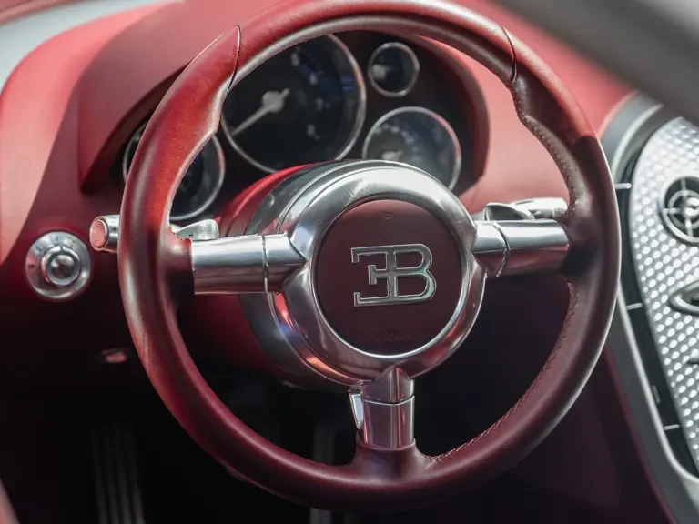 2006 Bugatti Veyron - Image 13 of 31
