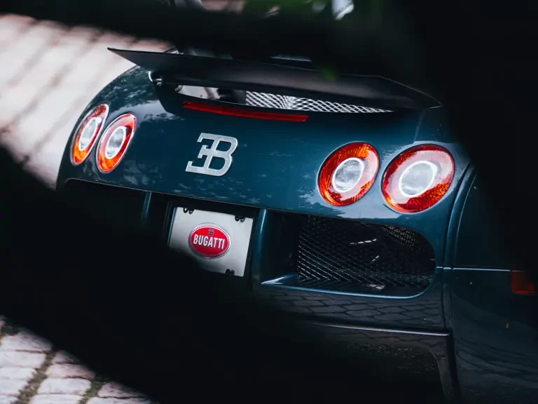 2006 Bugatti Veyron - Image 11 of 27