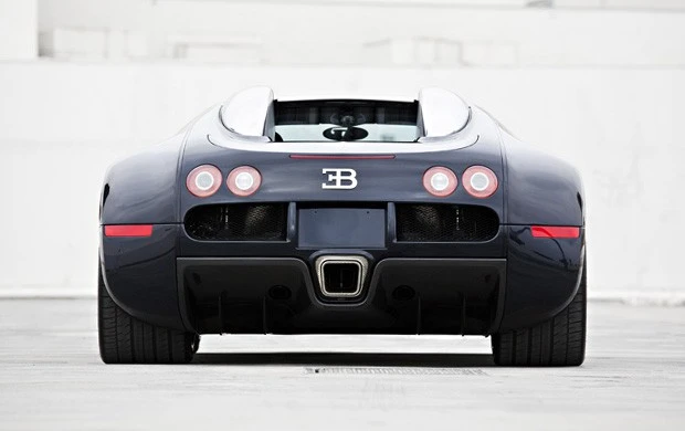 2006 Bugatti Veyron - Image 7 of 21
