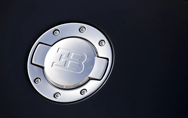 2006 Bugatti Veyron - Image 16 of 21