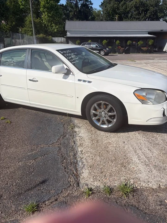 2006 Buick Lucerne - Image 2 of 10
