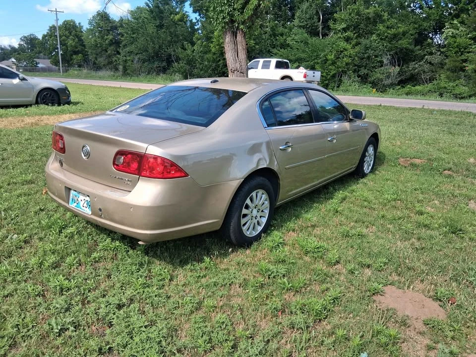2006 Buick Lucerne - Image 2 of 8